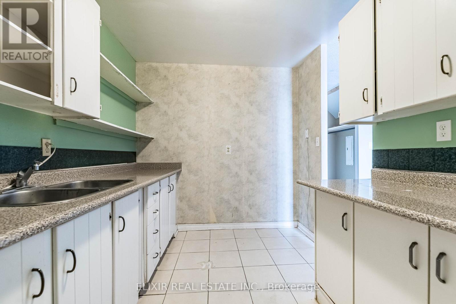 336 - 3025 The Credit Woodlands Drive, Mississauga, Ontario L5C 2V3 - Photo 10 - W12523038