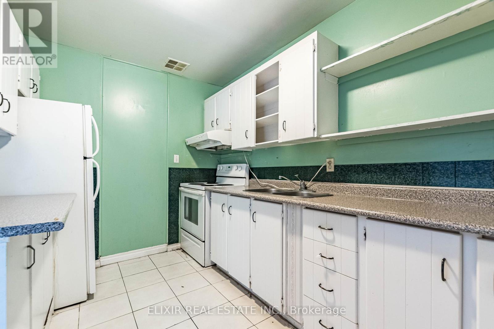 336 - 3025 The Credit Woodlands Drive, Mississauga, Ontario L5C 2V3 - Photo 8 - W12523038