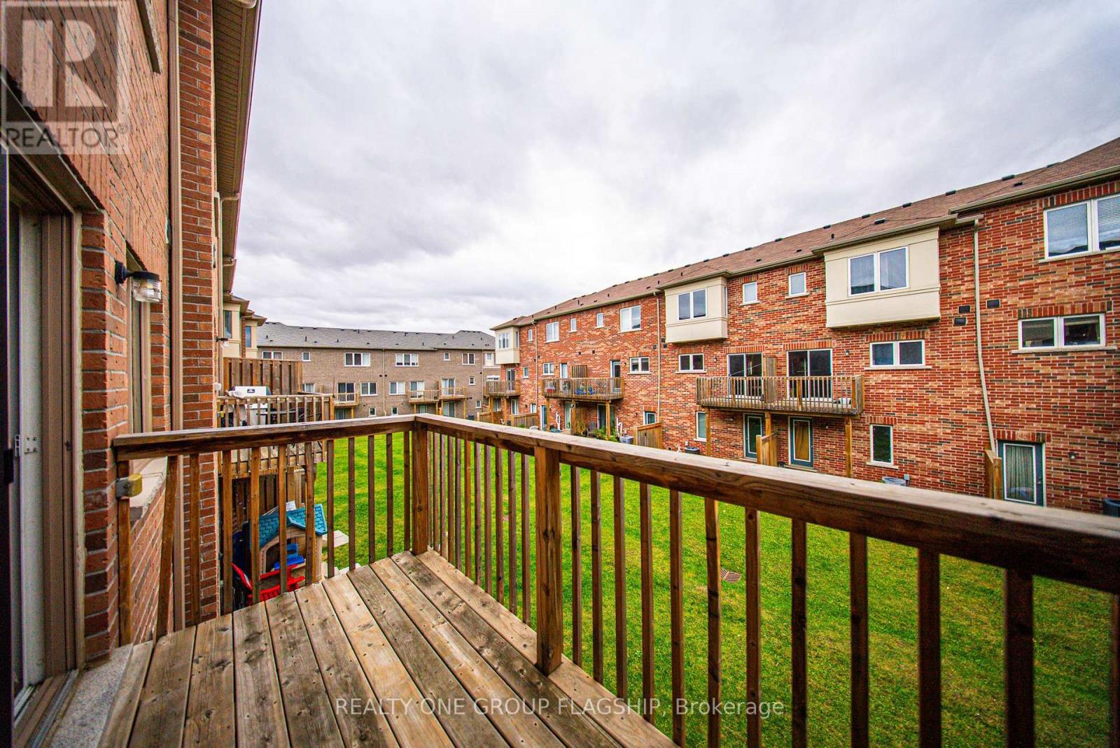 51 Aspen Hills Road, Brampton, Ontario  L6Y 6E4 - Photo 12 - W12523040