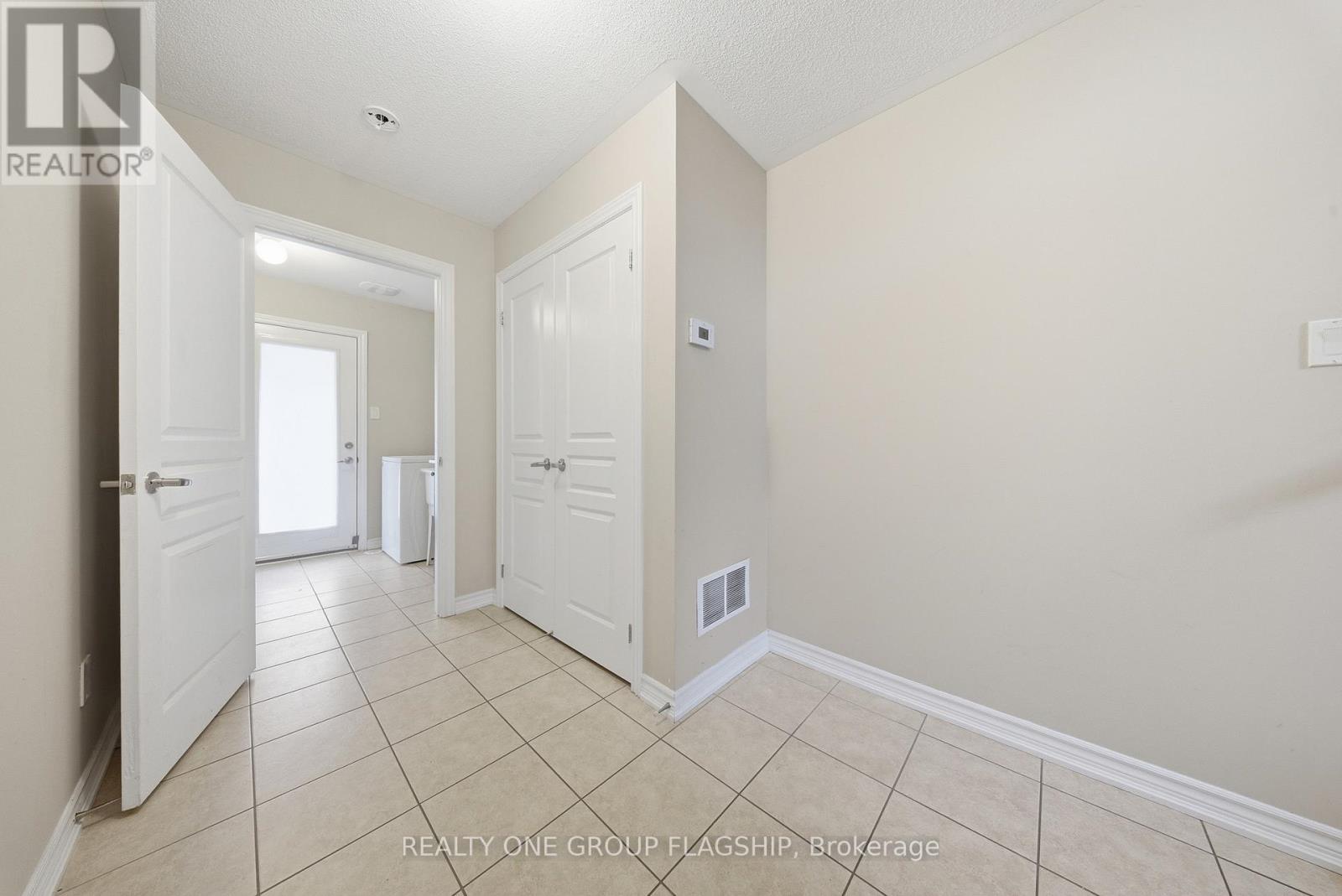 51 Aspen Hills Road, Brampton, Ontario  L6Y 6E4 - Photo 23 - W12523040