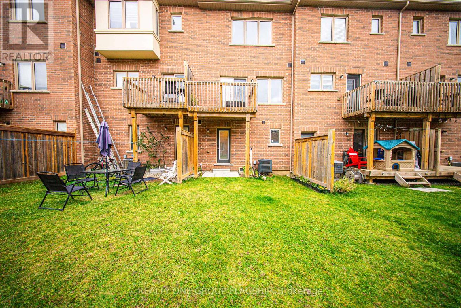 51 Aspen Hills Road, Brampton, Ontario  L6Y 6E4 - Photo 28 - W12523040