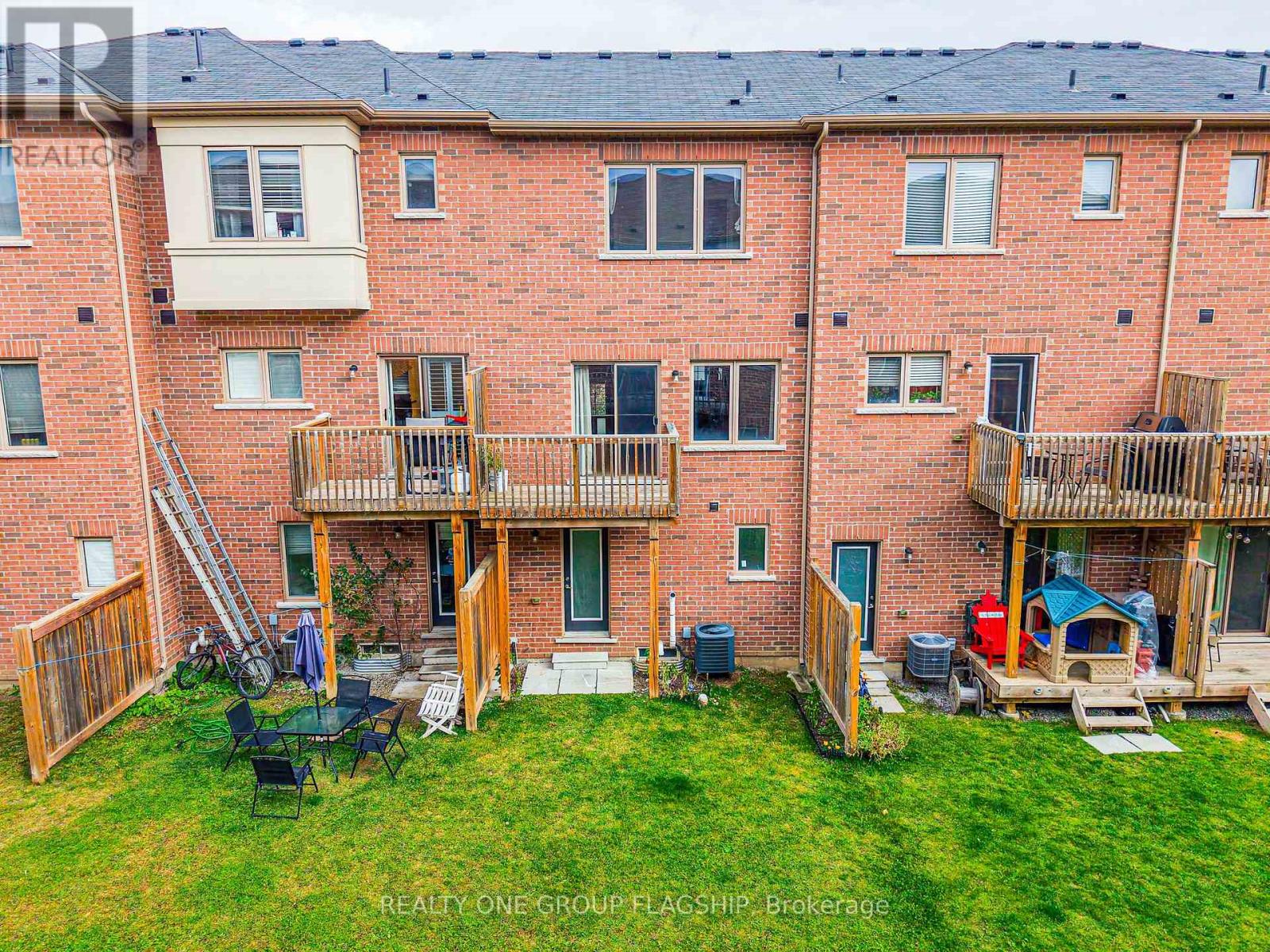 51 Aspen Hills Road, Brampton, Ontario  L6Y 6E4 - Photo 32 - W12523040