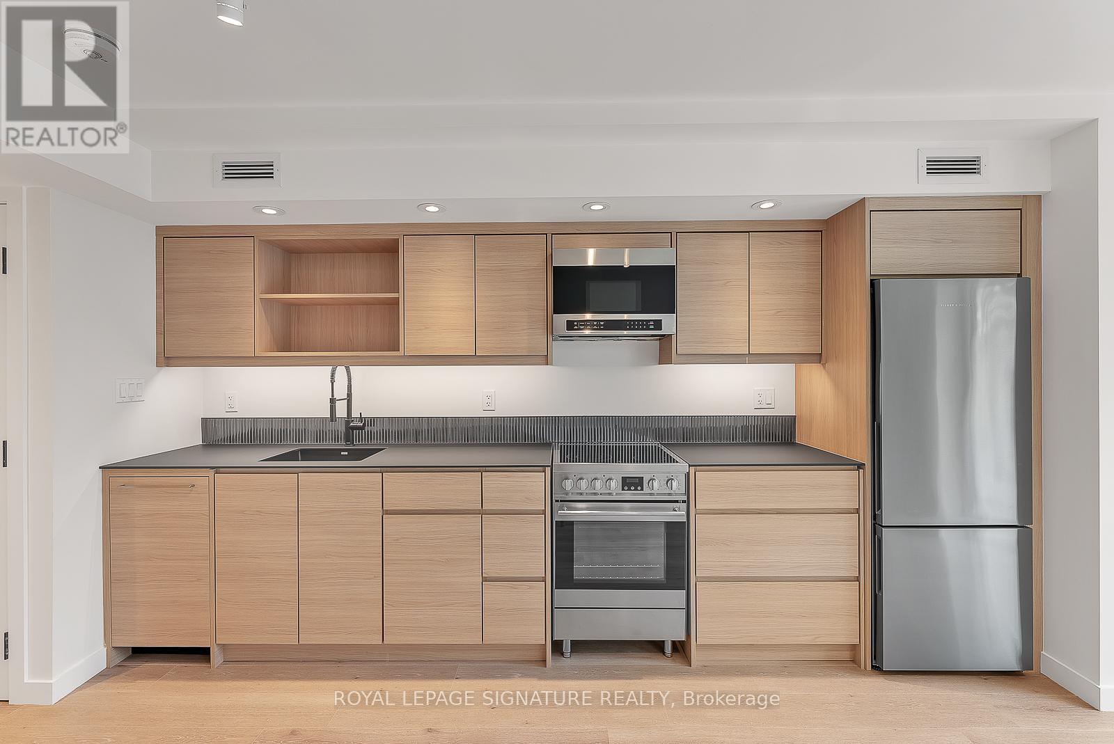 1 - 1254 Davenport Road, Toronto, Ontario  M6H 2G9 - Photo 9 - W12523066