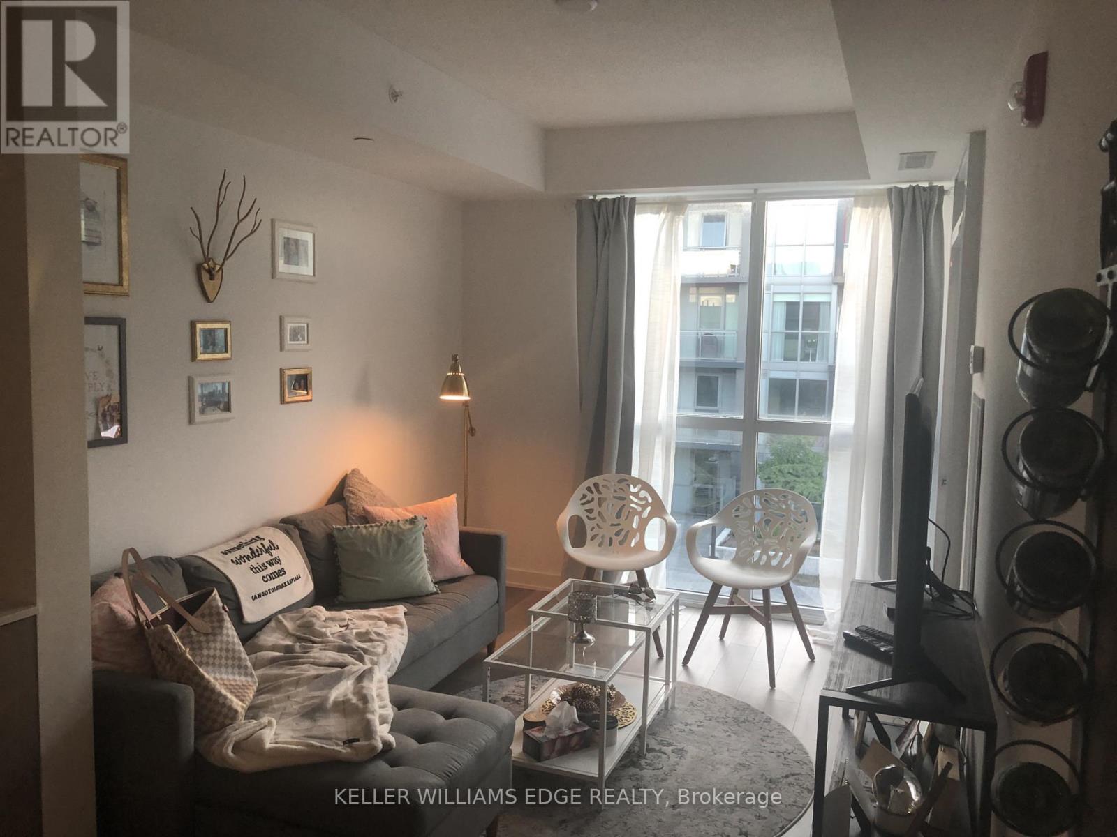 35 - 5260 Dundas Street, Burlington, Ontario L7L 0J7 - Photo 2 - W12523082