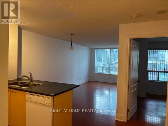 312 - 48 Suncrest Boulevard, Markham, Ontario L3T 7Y5 - Photo 3 - N12505914