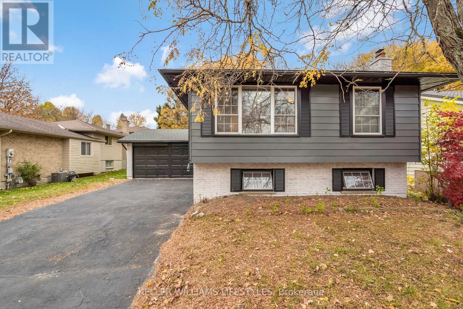 575 Grand View Avenue, London South, Ontario  N6K 3E9 - Photo 2 - X12523188