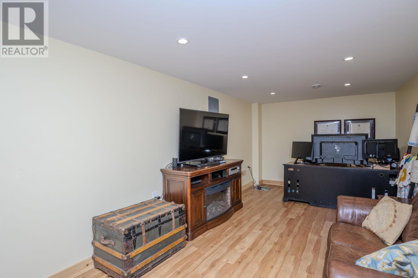 345 Fisher Rd, Thunder Bay, Ontario  P7G 2J1 - Photo 43 - TB252994