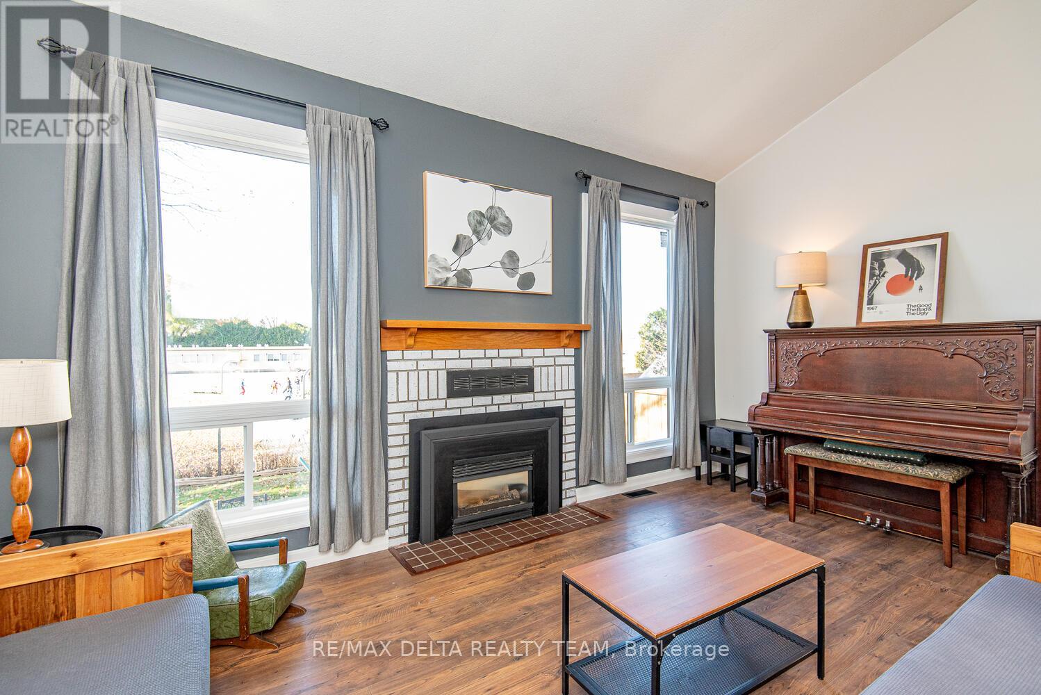 276 Turnstone Court, Ottawa, Ontario  K1E 2V2 - Photo 12 - X12523126