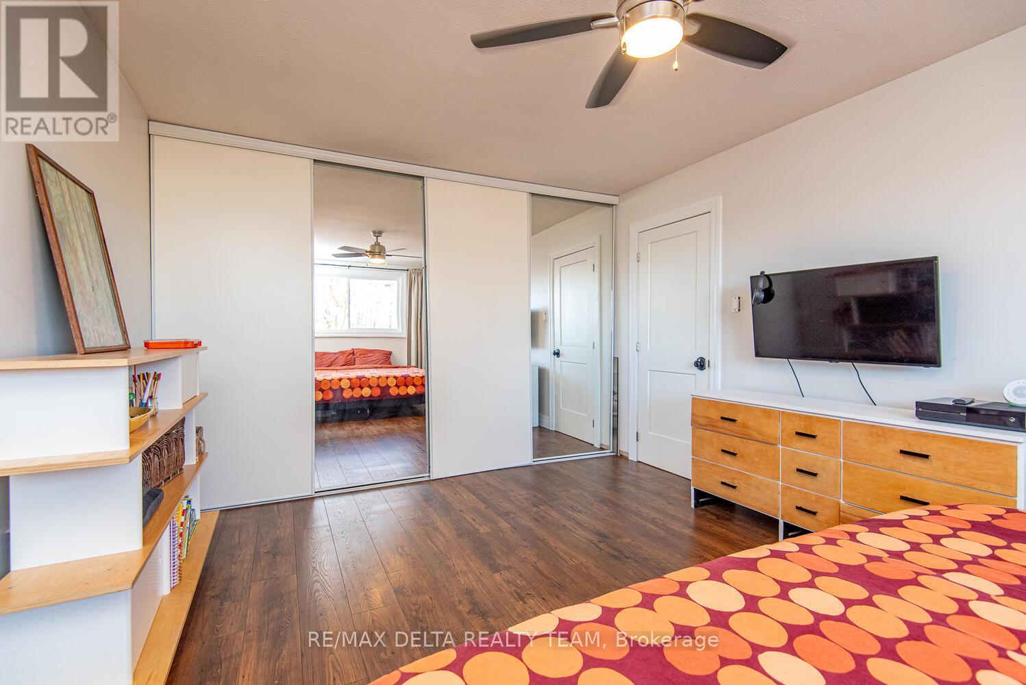 276 Turnstone Court, Ottawa, Ontario  K1E 2V2 - Photo 21 - X12523126