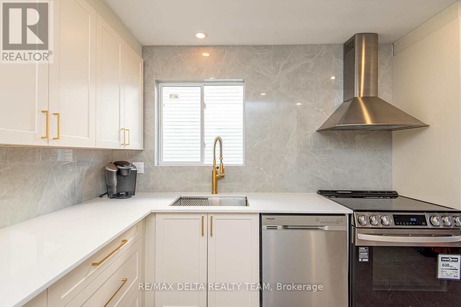 276 Turnstone Court, Ottawa, Ontario  K1E 2V2 - Photo 5 - X12523126