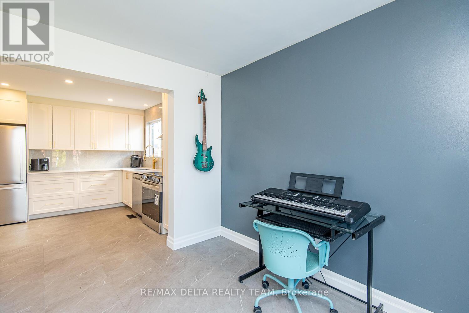 276 Turnstone Court, Ottawa, Ontario  K1E 2V2 - Photo 9 - X12523126