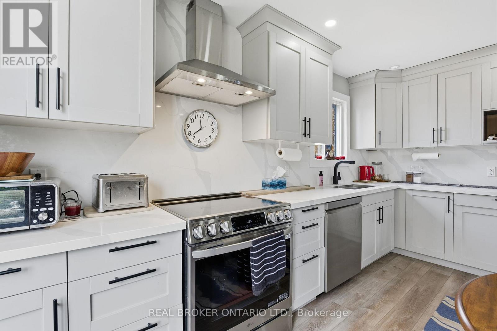 41 Dante Crescent, Brantford, Ontario  N3P 1B9 - Photo 11 - X12523008