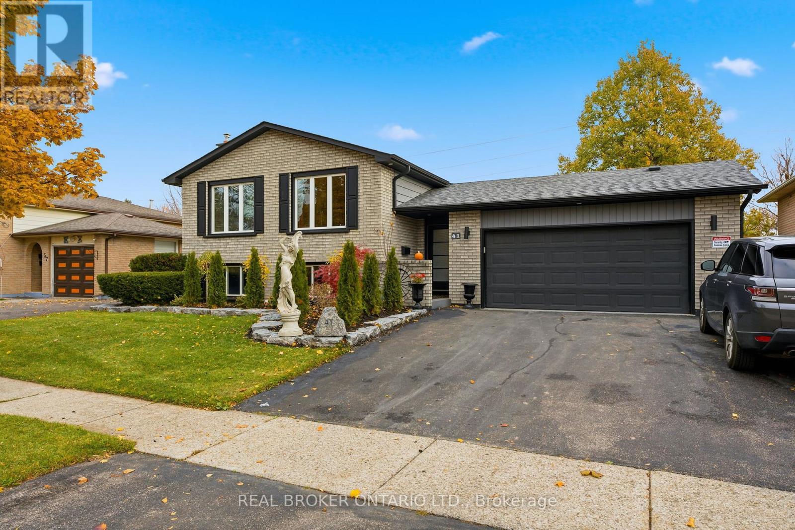 41 Dante Crescent, Brantford, Ontario  N3P 1B9 - Photo 3 - X12523008