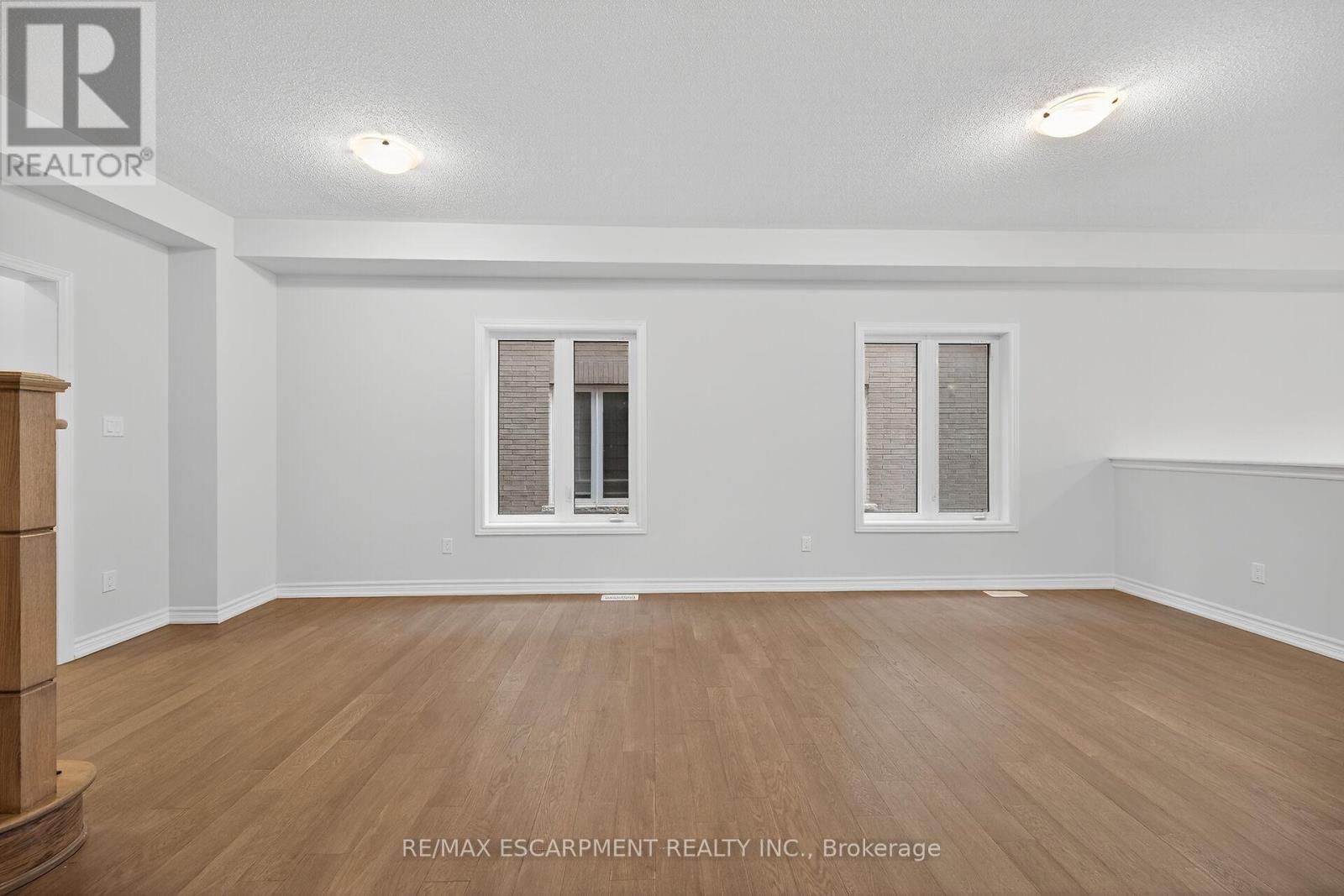 15 Huntsworth Avenue, Thorold, Ontario  L2V 0N2 - Photo 11 - X12523018