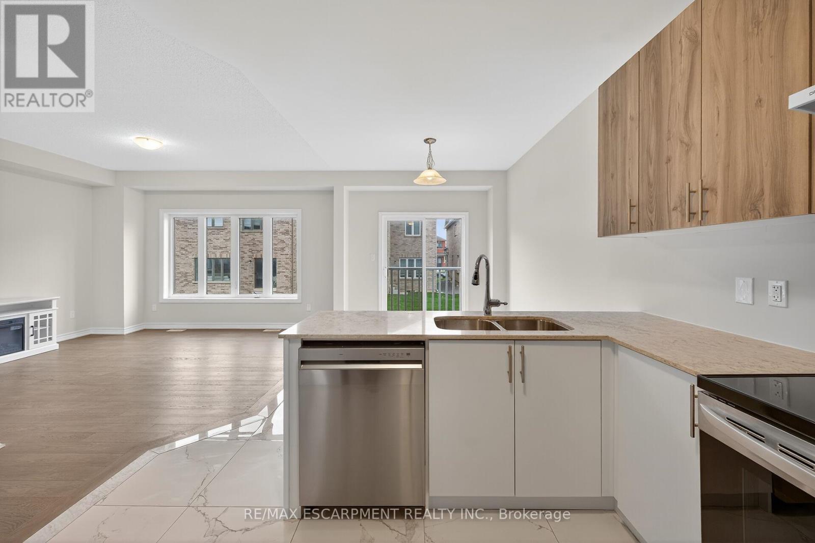 15 Huntsworth Avenue, Thorold, Ontario  L2V 0N2 - Photo 19 - X12523018