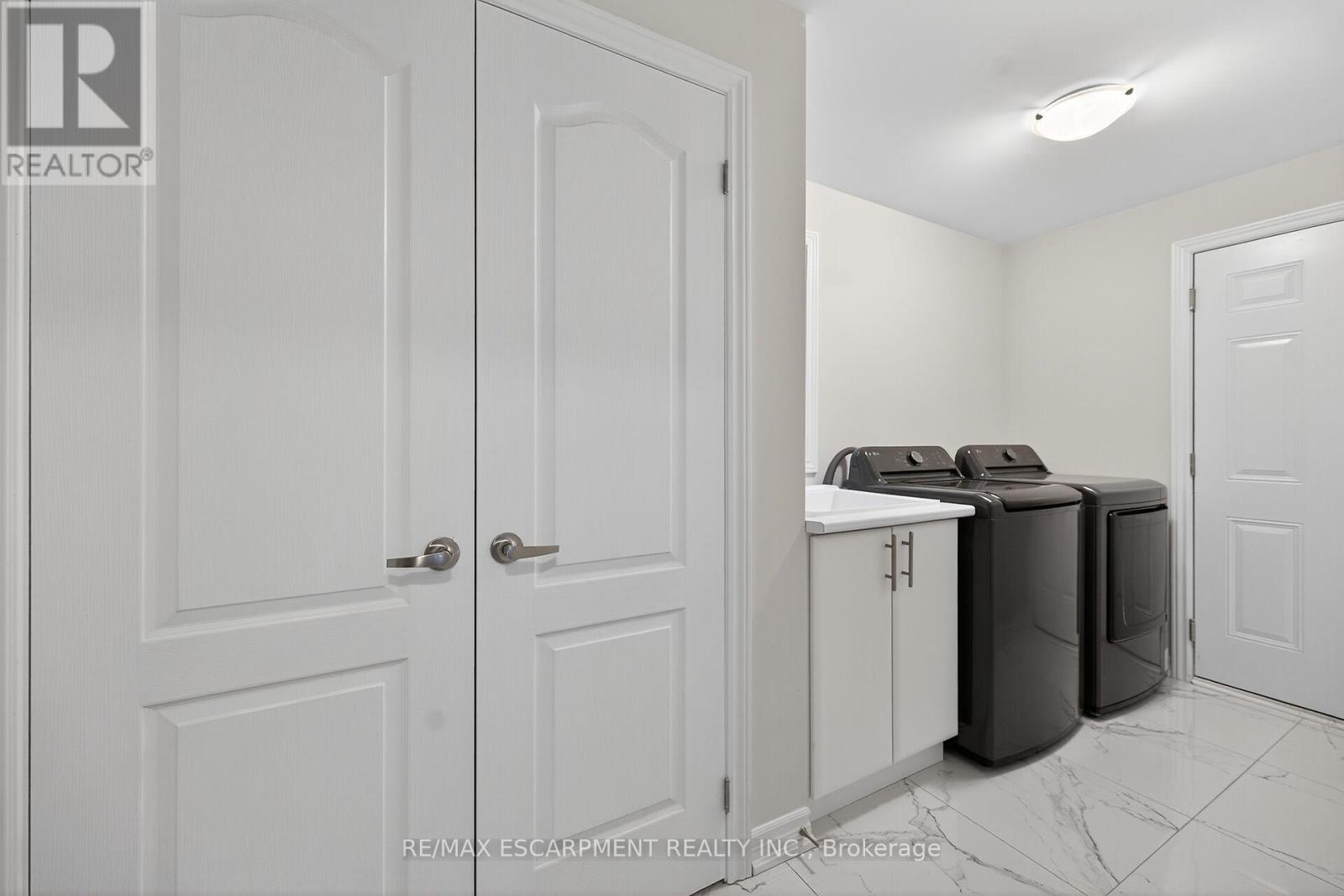 15 Huntsworth Avenue, Thorold, Ontario  L2V 0N2 - Photo 24 - X12523018