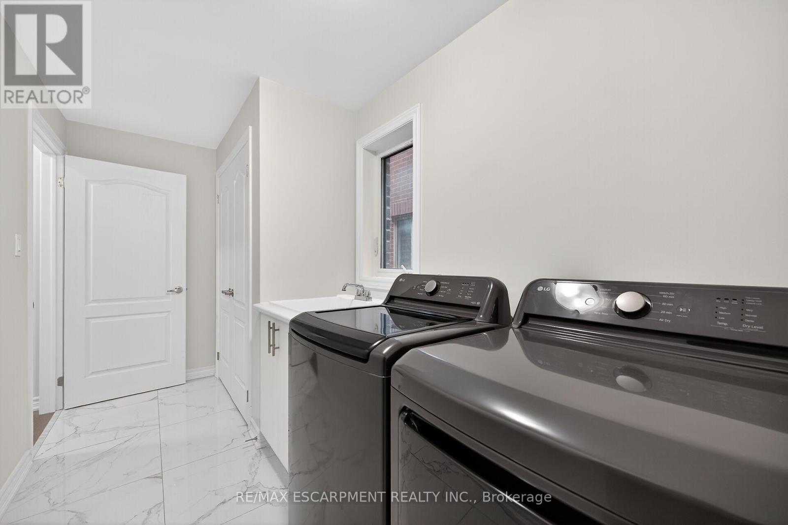 15 Huntsworth Avenue, Thorold, Ontario  L2V 0N2 - Photo 25 - X12523018