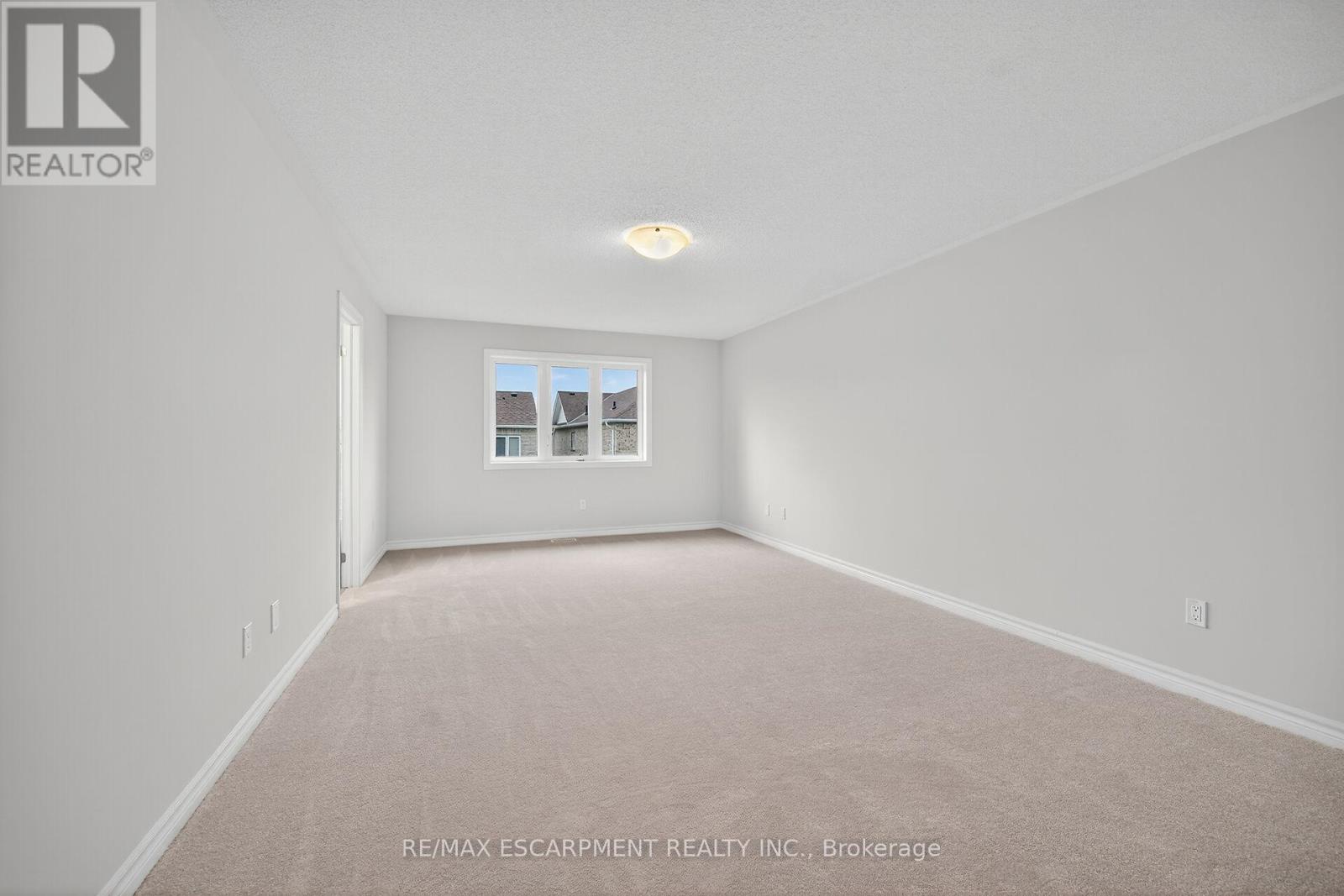 15 Huntsworth Avenue, Thorold, Ontario  L2V 0N2 - Photo 26 - X12523018