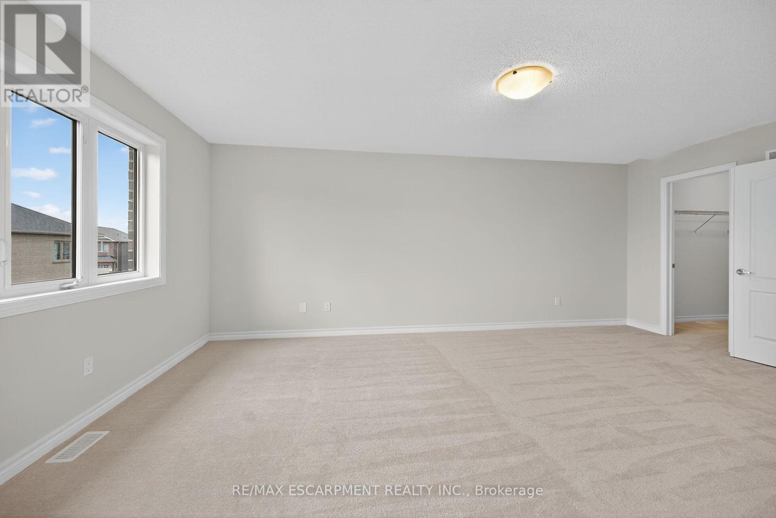 15 Huntsworth Avenue, Thorold, Ontario  L2V 0N2 - Photo 27 - X12523018