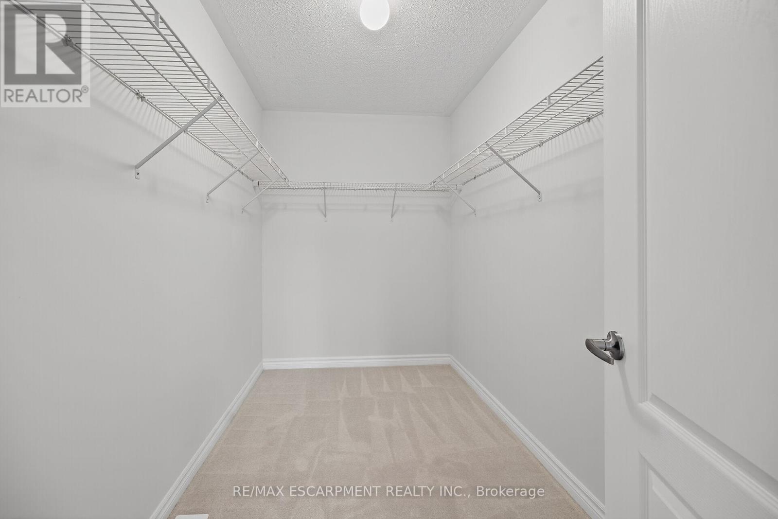 15 Huntsworth Avenue, Thorold, Ontario  L2V 0N2 - Photo 29 - X12523018