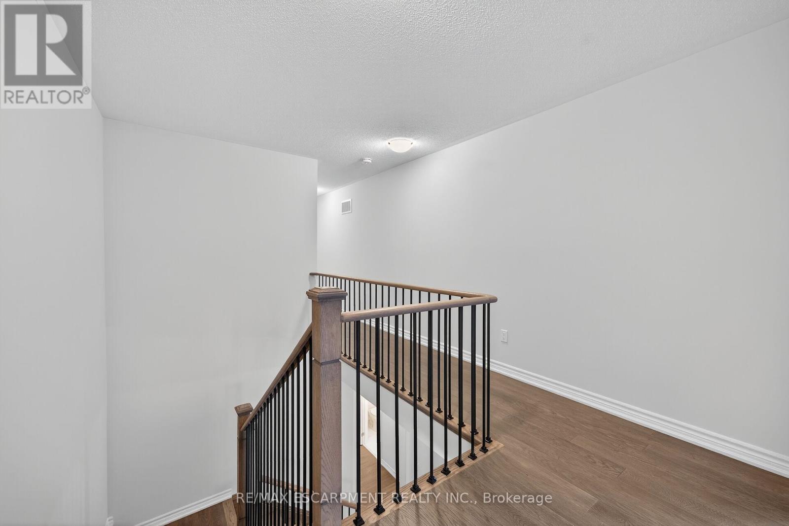 15 Huntsworth Avenue, Thorold, Ontario  L2V 0N2 - Photo 33 - X12523018