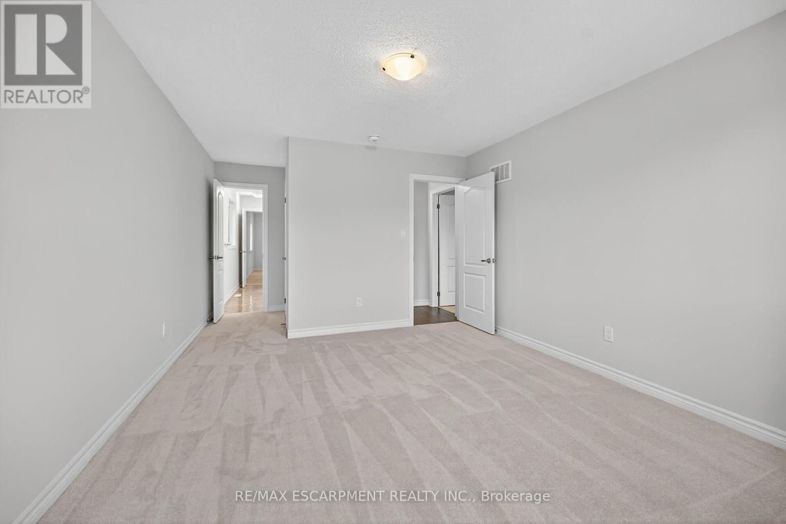 15 Huntsworth Avenue, Thorold, Ontario  L2V 0N2 - Photo 40 - X12523018