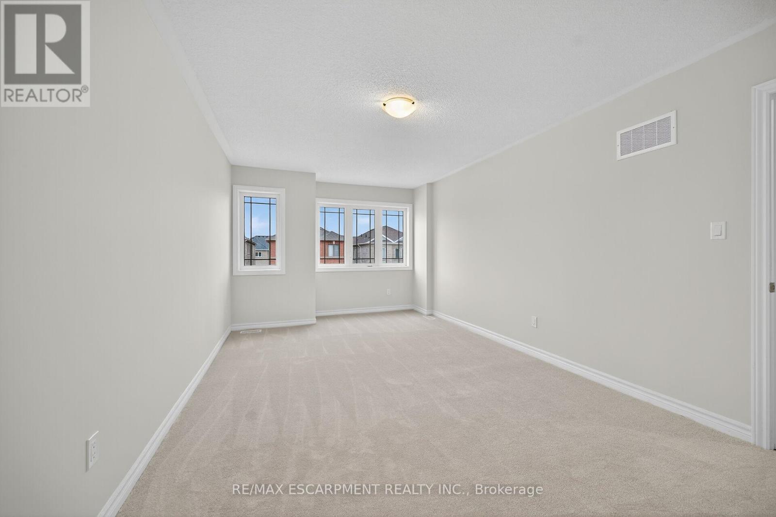 15 Huntsworth Avenue, Thorold, Ontario  L2V 0N2 - Photo 41 - X12523018