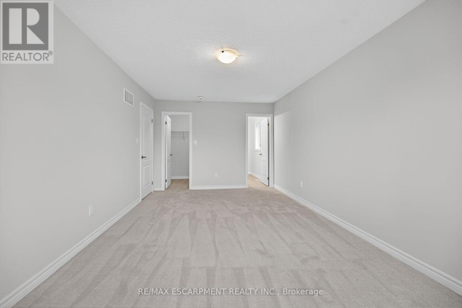 15 Huntsworth Avenue, Thorold, Ontario  L2V 0N2 - Photo 42 - X12523018