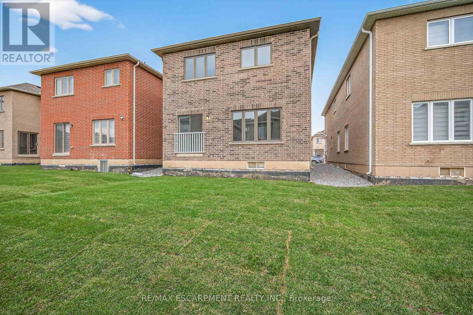 15 Huntsworth Avenue, Thorold, Ontario  L2V 0N2 - Photo 49 - X12523018