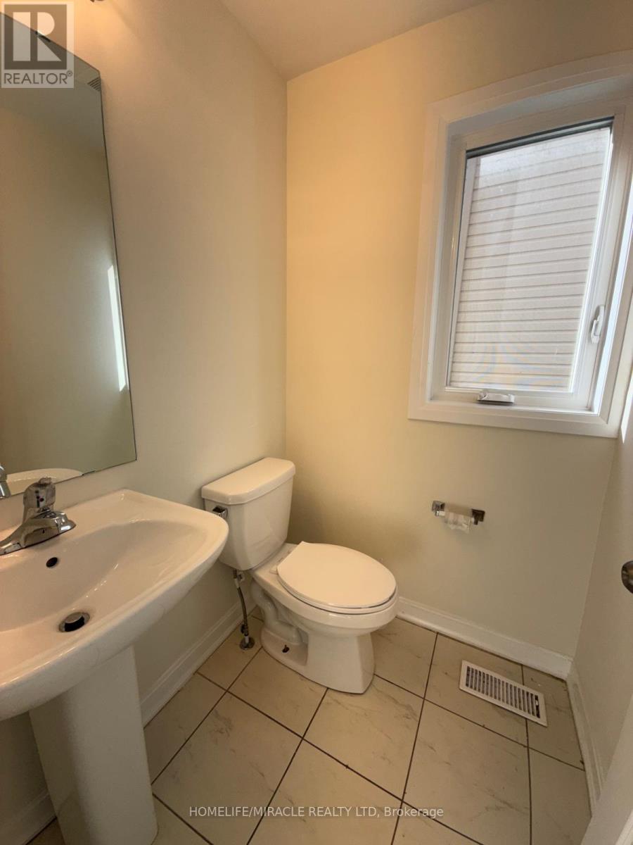 136 Gildersleeve Boulevard, Loyalist, Ontario  K0H 1G0 - Photo 2 - X12523030