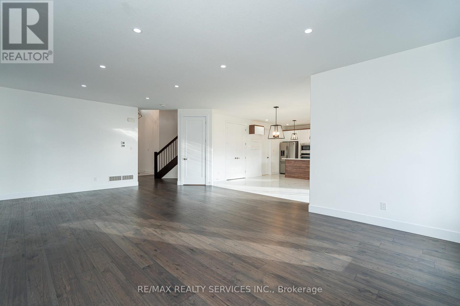 3389 Brushland Crescent, London South, Ontario  N6P 0H2 - Photo 12 - X12523048