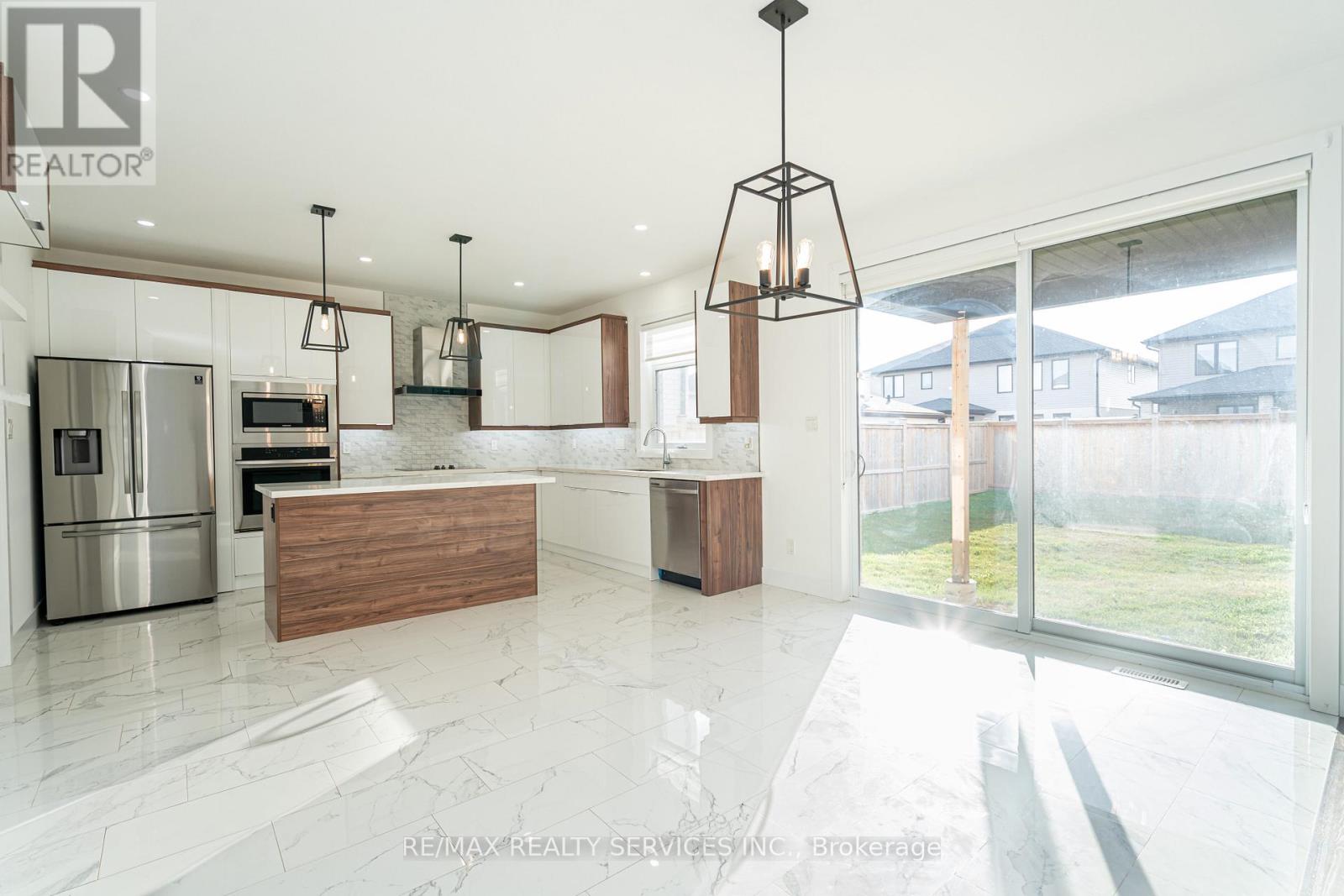 3389 Brushland Crescent, London South, Ontario  N6P 0H2 - Photo 14 - X12523048