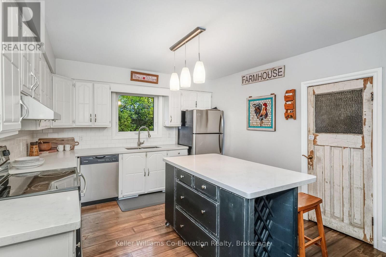 21 Robert Street E, Penetanguishene, Ontario  L9M 1A9 - Photo 12 - S12523164