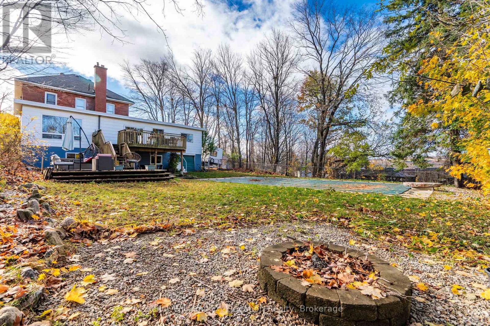 21 Robert Street E, Penetanguishene, Ontario  L9M 1A9 - Photo 33 - S12523164