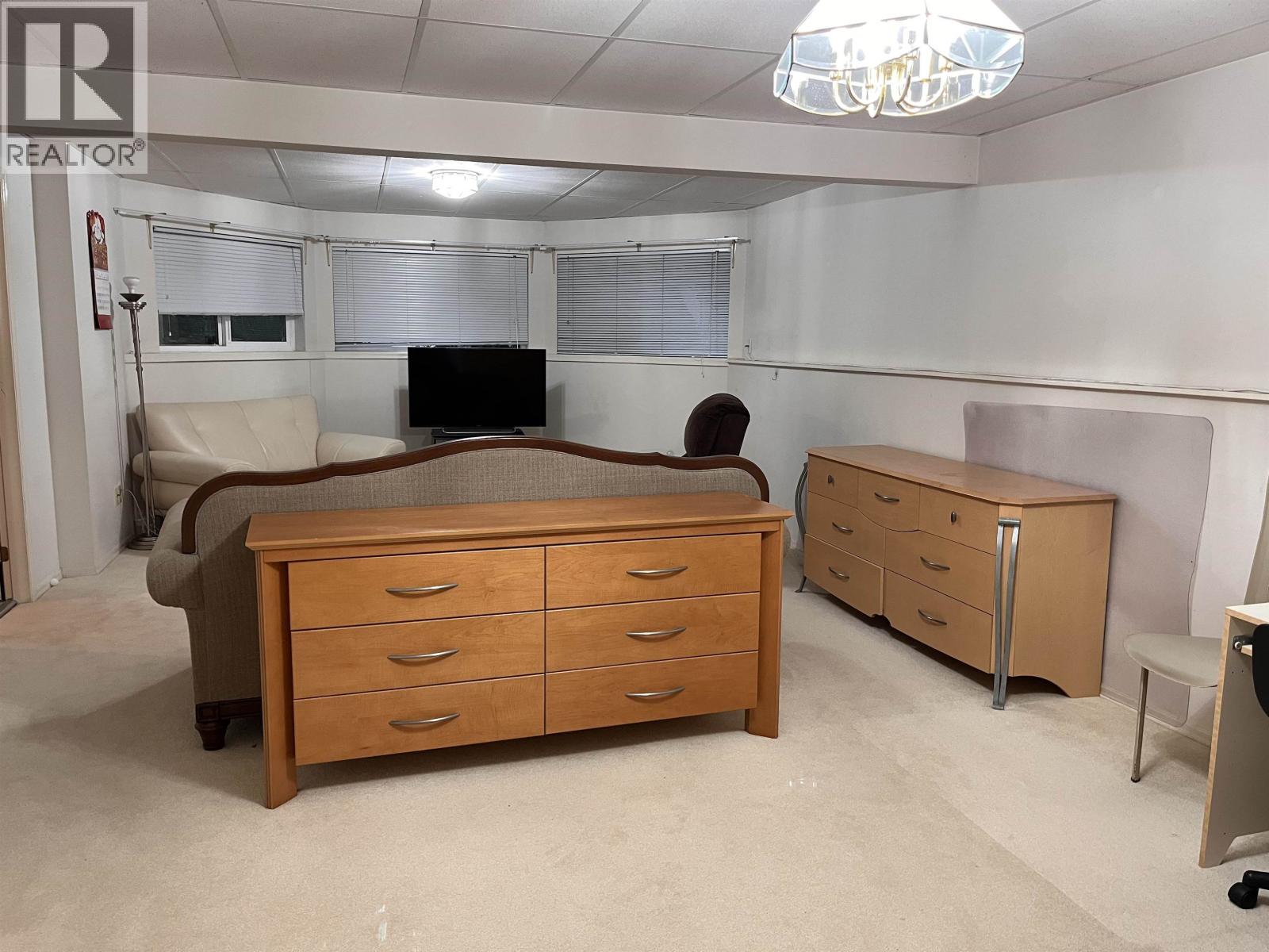 Basement 6258 Brantford Avenue, Burnaby, British Columbia  V5E 2R7 - Photo 2 - R3065771