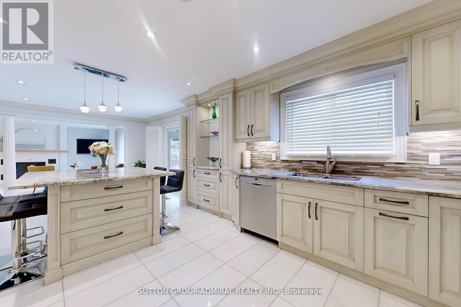 160 Marwood Place, Vaughan, Ontario L6A 1C4 - Photo 13 - N12516772