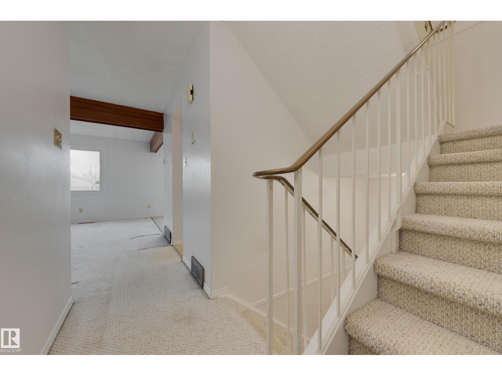 534 Willow Co Nw Nw, Edmonton, Alberta  T5T 2K7 - Photo 5 - E4465116