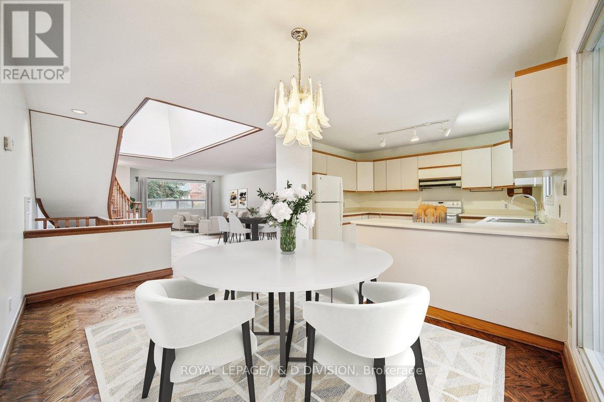 108 Glen Albert Drive, Toronto, Ontario  M4B 1J2 - Photo 10 - E12508174