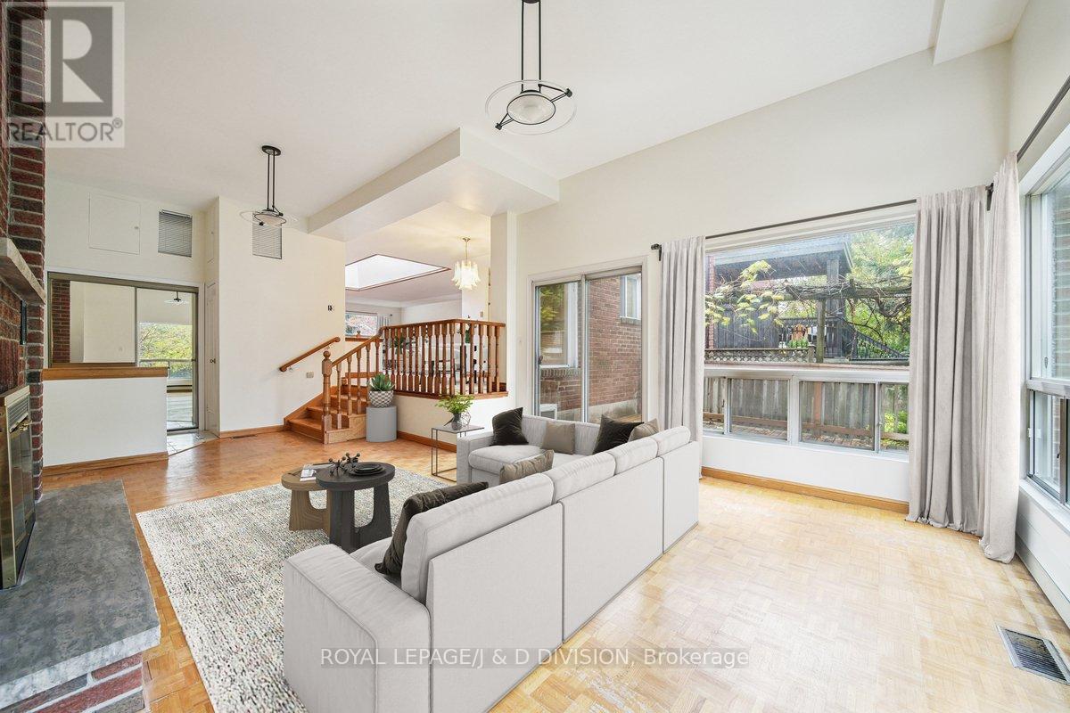 108 Glen Albert Drive, Toronto, Ontario  M4B 1J2 - Photo 16 - E12508174