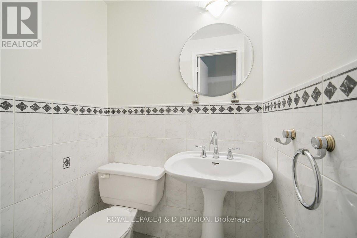 108 Glen Albert Drive, Toronto, Ontario  M4B 1J2 - Photo 20 - E12508174