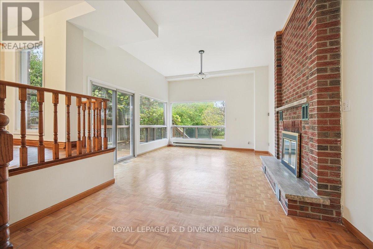 108 Glen Albert Drive, Toronto, Ontario  M4B 1J2 - Photo 19 - E12508174