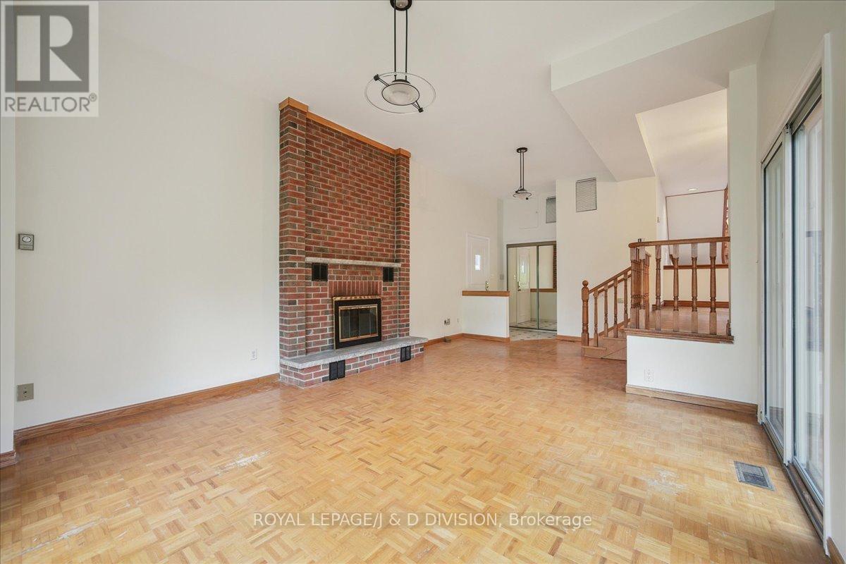 108 Glen Albert Drive, Toronto, Ontario  M4B 1J2 - Photo 15 - E12508174