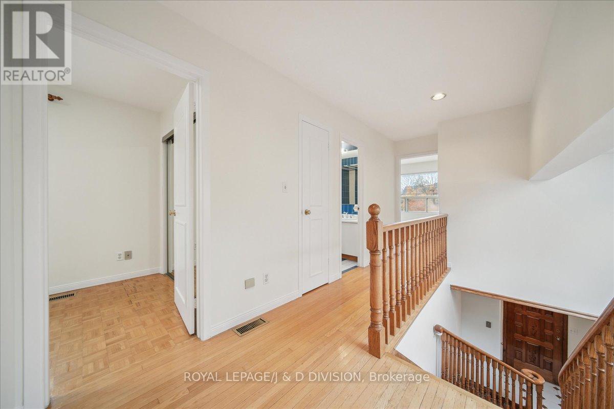 108 Glen Albert Drive, Toronto, Ontario  M4B 1J2 - Photo 25 - E12508174