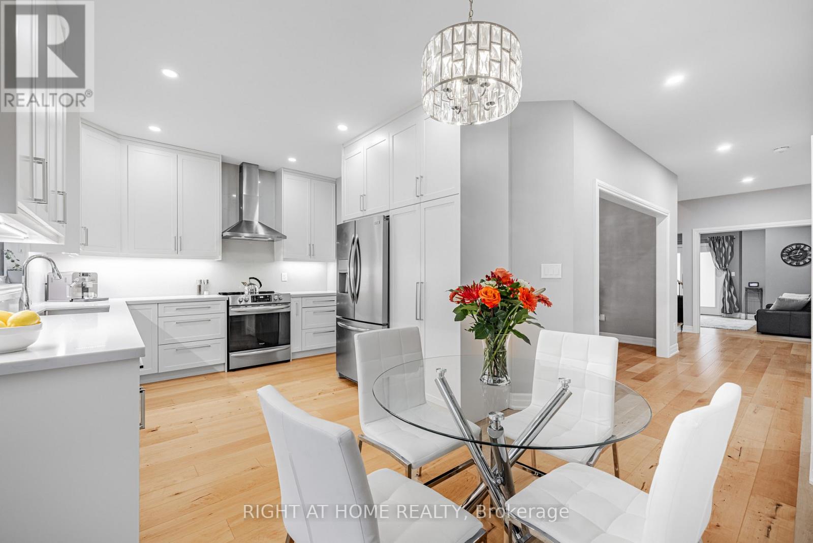 488 Royalpark Way, Vaughan, Ontario  L4H 1K4 - Photo 12 - N12522378