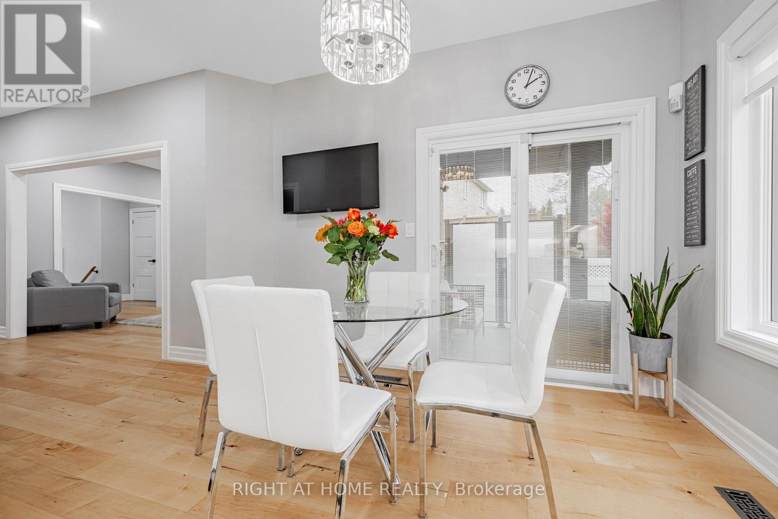 488 Royalpark Way, Vaughan, Ontario  L4H 1K4 - Photo 11 - N12522378