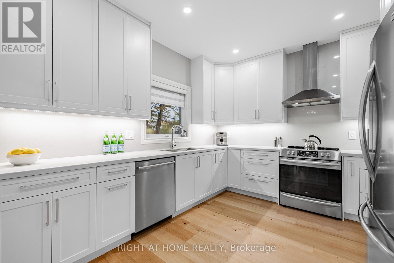 488 Royalpark Way, Vaughan, Ontario  L4H 1K4 - Photo 13 - N12522378