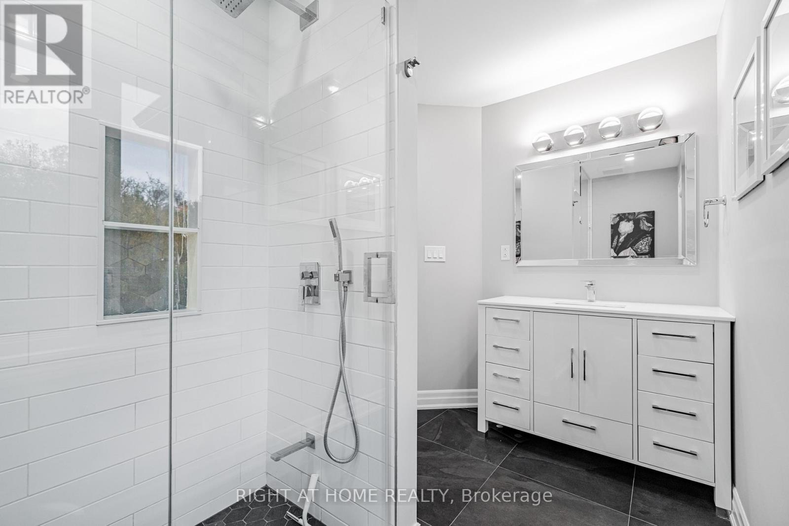 488 Royalpark Way, Vaughan, Ontario  L4H 1K4 - Photo 23 - N12522378