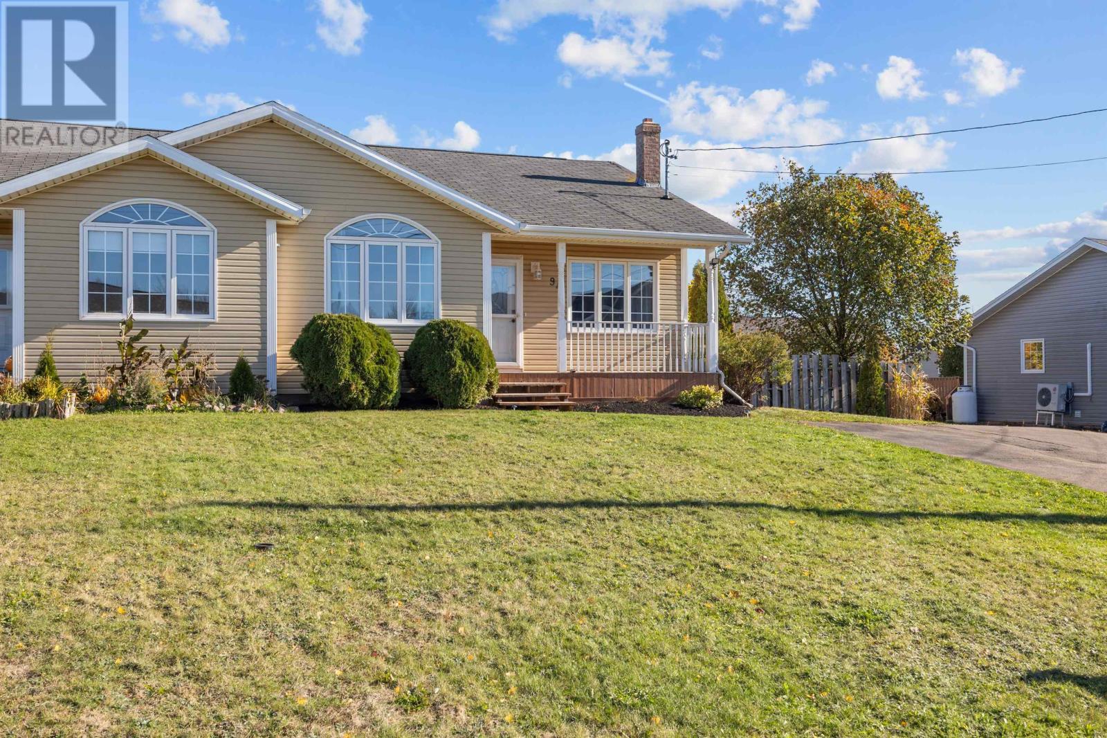 94 Williams Gate, Stratford, Prince Edward Island C1B 0C6 - Photo 2 - 202527021