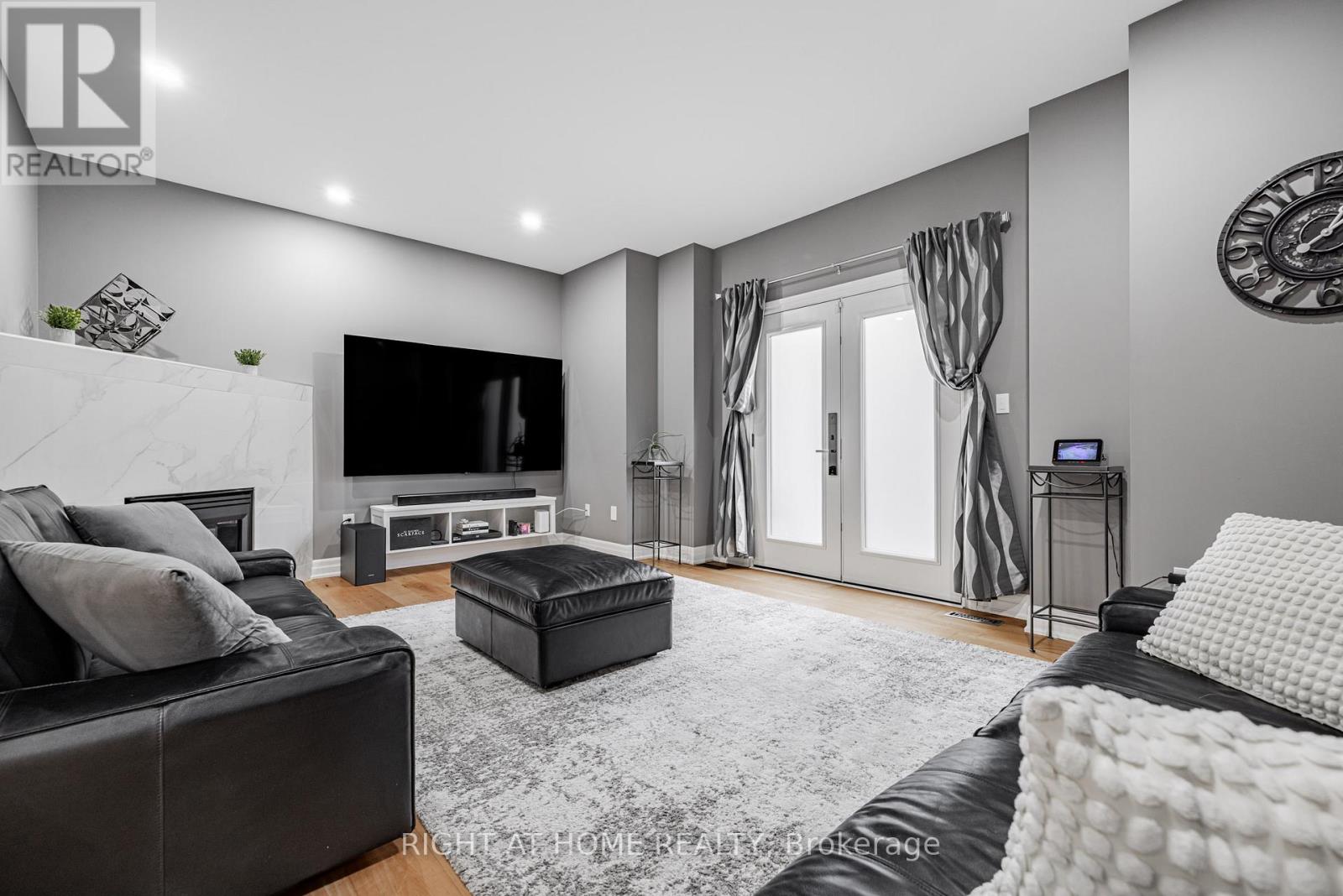 488 Royalpark Way, Vaughan, Ontario  L4H 1K4 - Photo 6 - N12522378