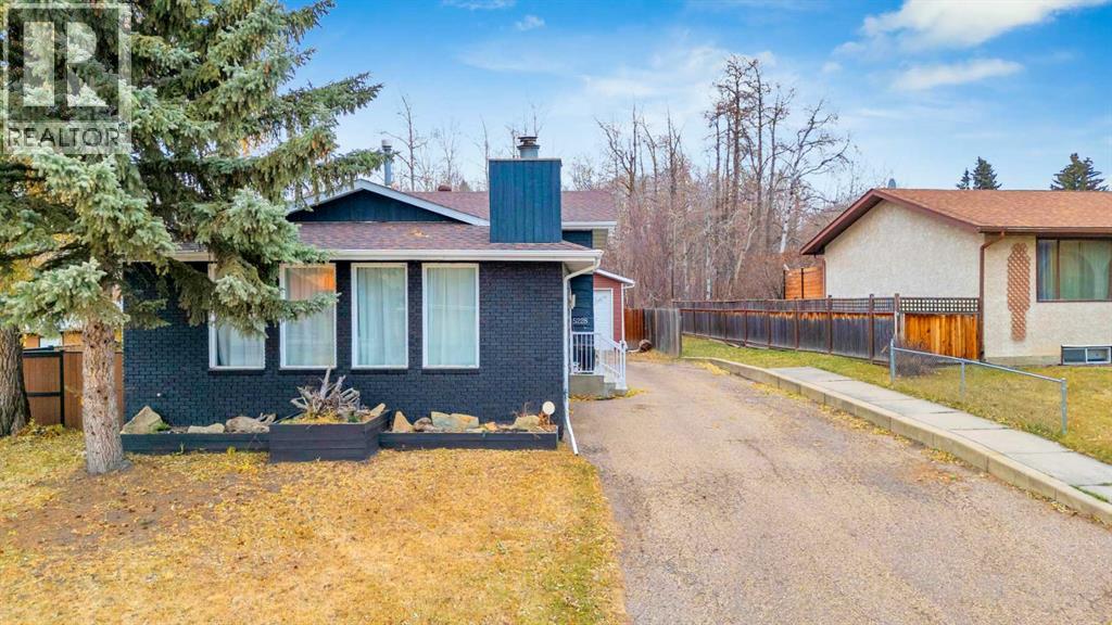 5228 38 Streetcrescent, Innisfail, Alberta  T4G 1G7 - Photo 2 - A2269082